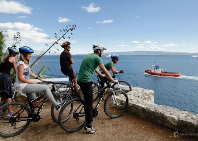 Biking is a perfect way to explore both mainland and islands.